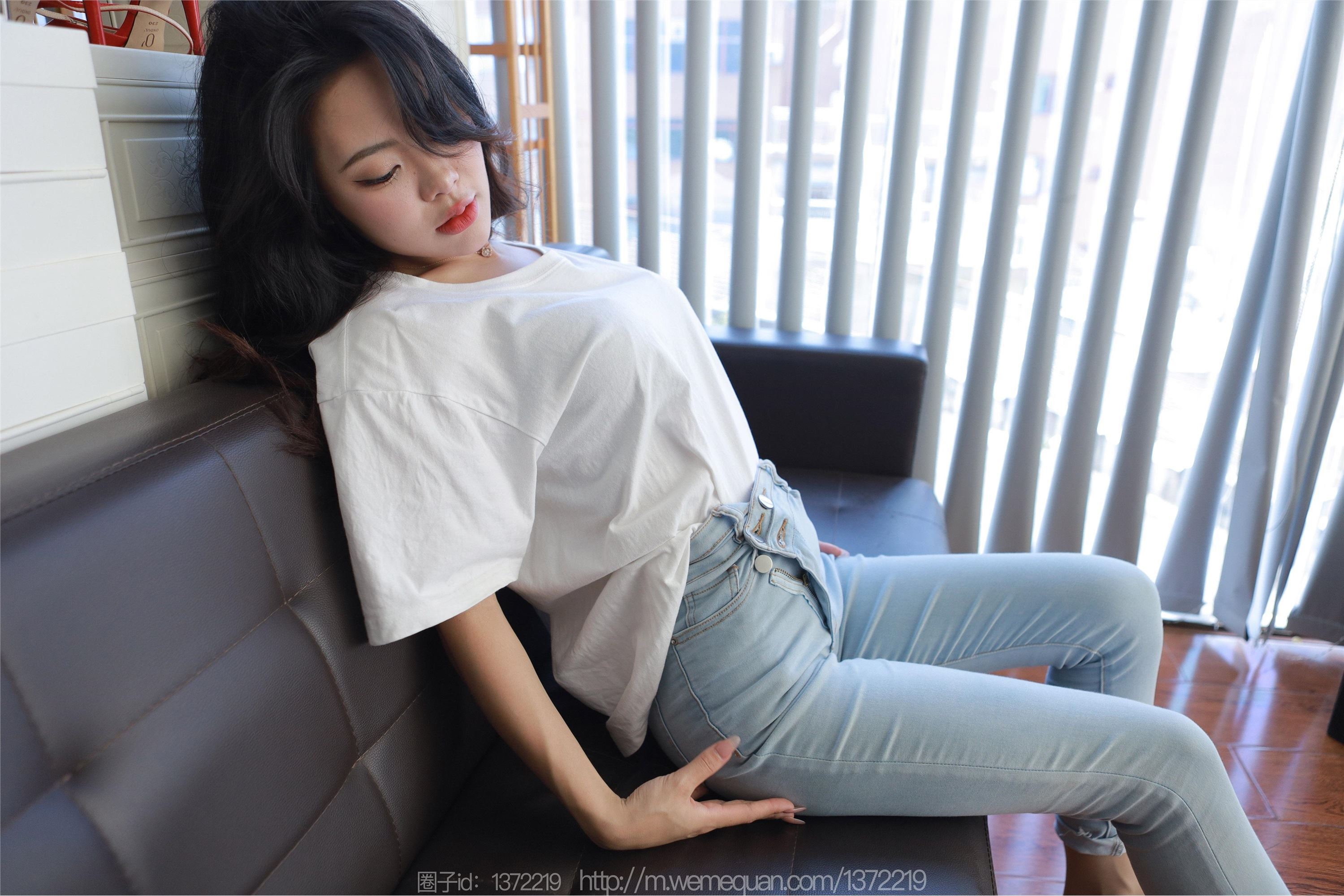 IESS异思趣向  2023.09.04 丝享家 1524 兔兔《白T牛仔裤里丝》